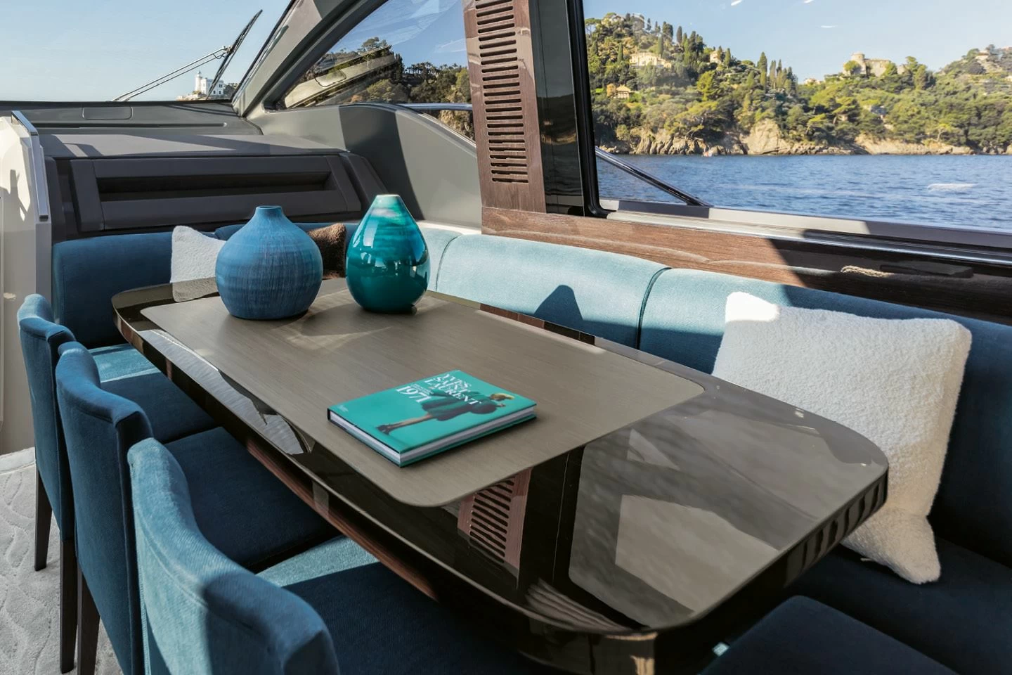 Azimut Grande S8-IPS-1350