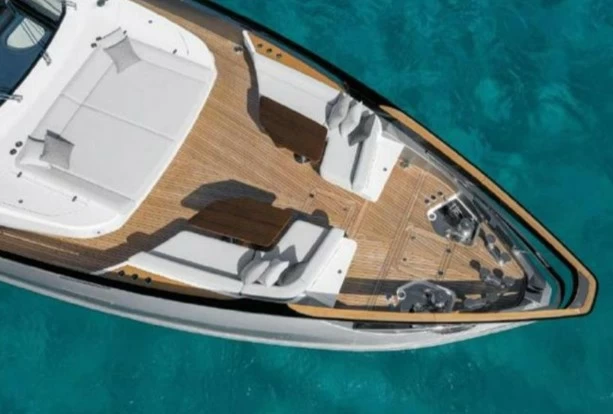 28.73米(94英尺)阿慕兹(Azimut)S10游艇价格550万欧元