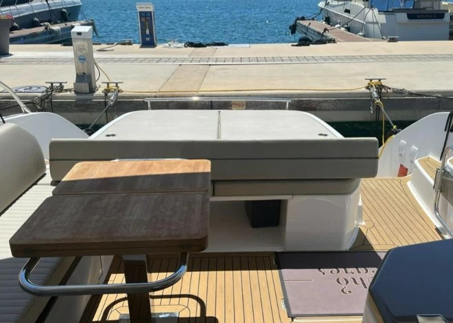 13.12米阿兹慕(Azimut)Atlantis43二手游艇价格46.9欧元