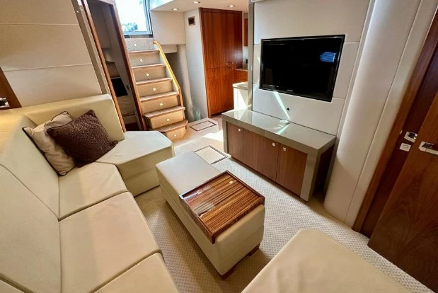 19.38米圣汐(Sunseeker)Predator60二手游艇客厅
