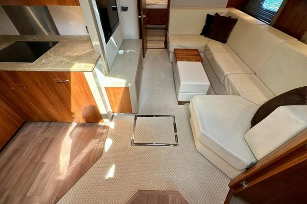 19.38米圣汐(Sunseeker)Predator60二手游艇沙龙区