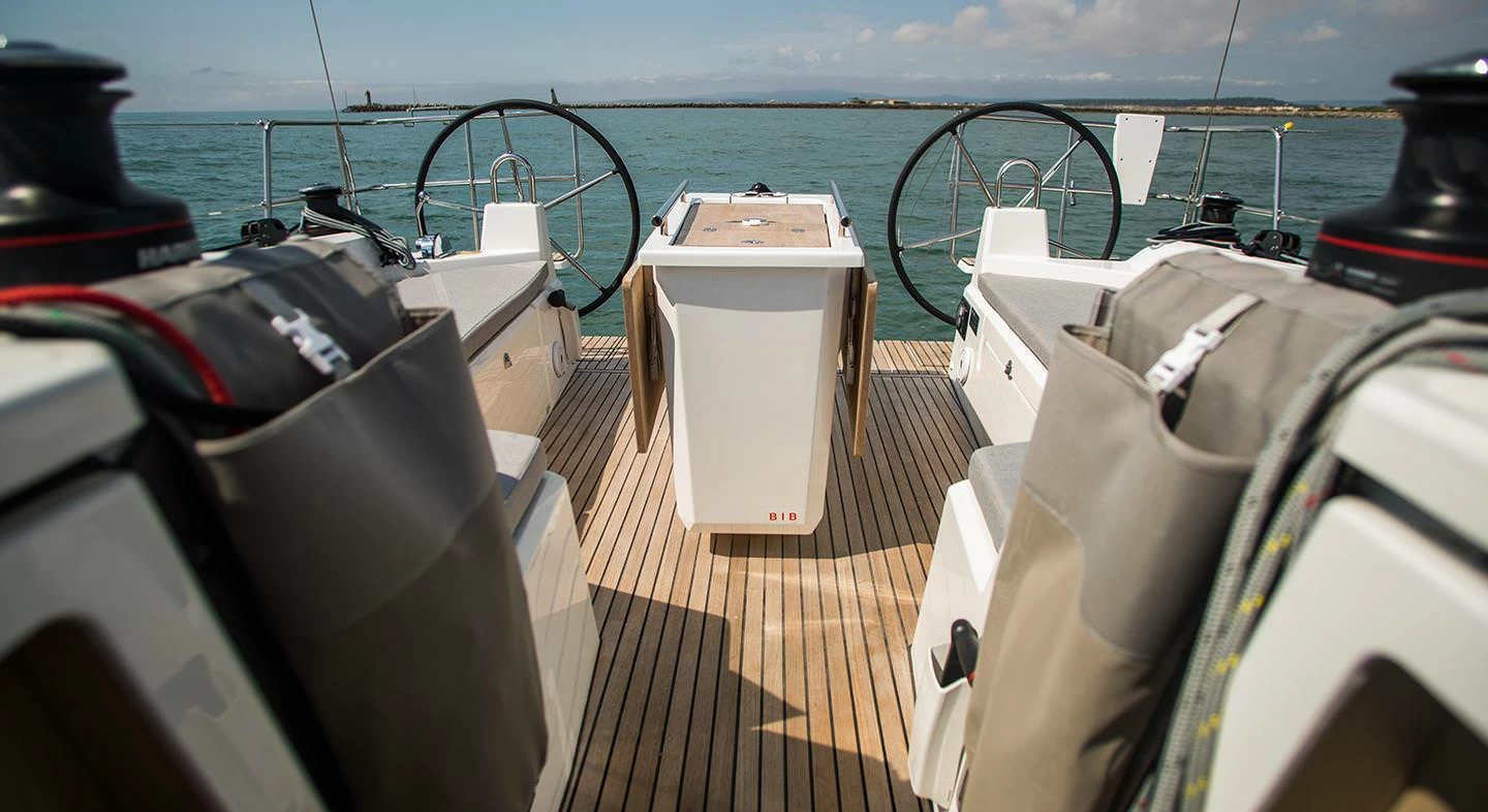 12.87米博纳多(Beneteau)遨享仕40.1帆船184万
