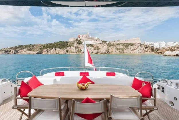 26.49米圣汐(Sunseeker)Predator84二手豪华游艇价格170万欧元