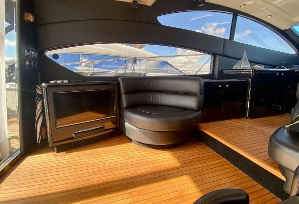 19.61米圣汐(Sunseeker)Predator62二手游艇沙发