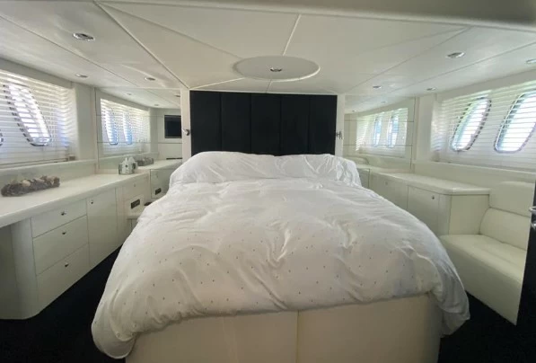 19.61米圣汐(Sunseeker)Predator62二手游艇主人舱