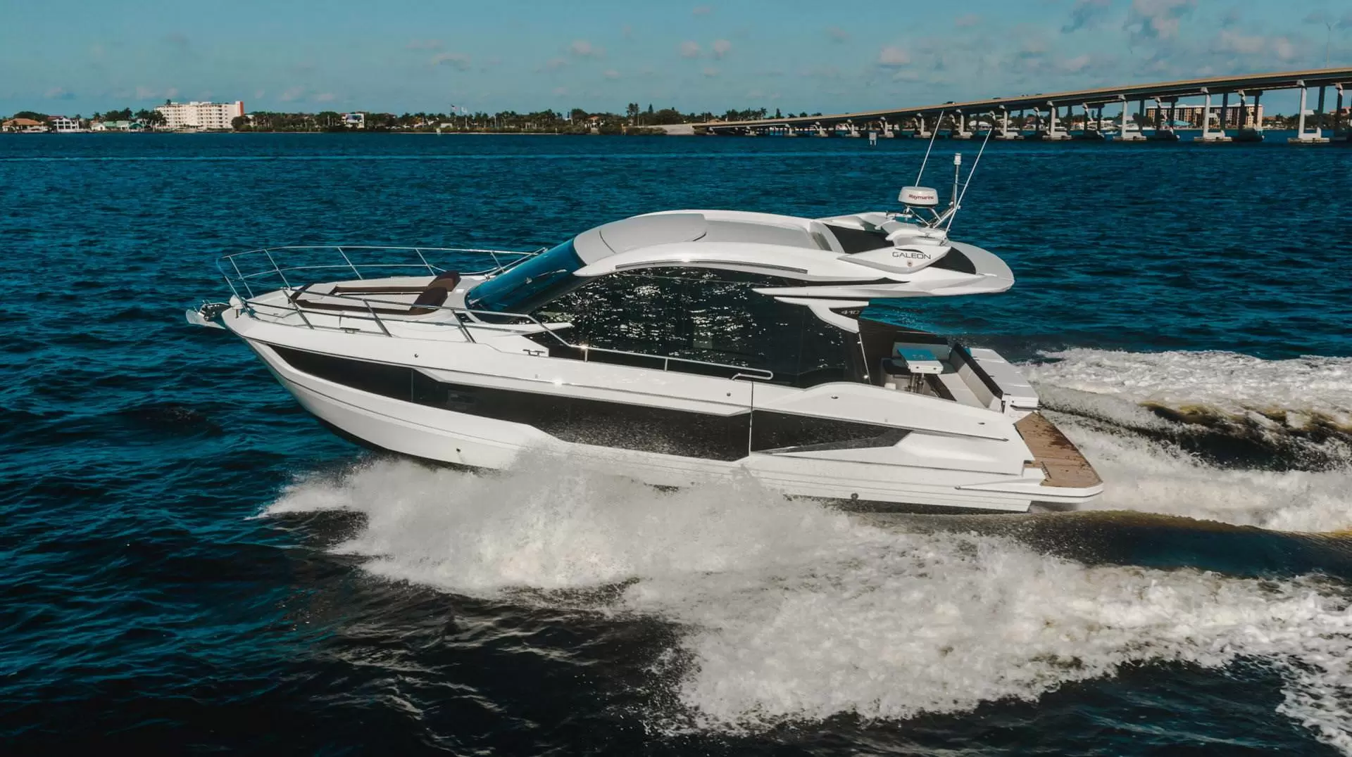 12米卡帝尔(Galeon)410HTC豪华游艇价格490万元