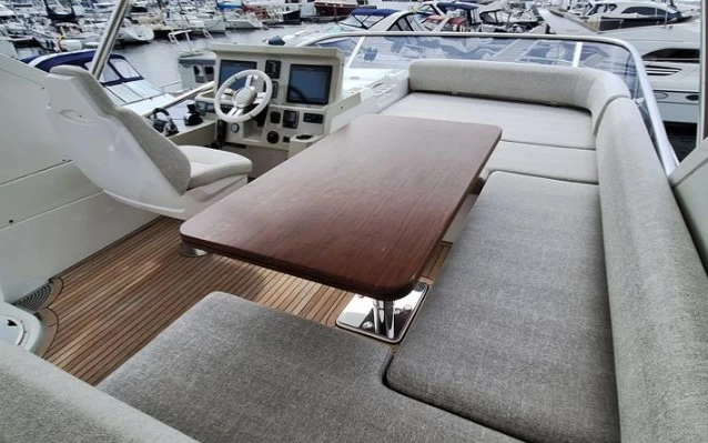 16米阿慕兹(Azimut)50二手飞桥游艇价格72.5万欧元