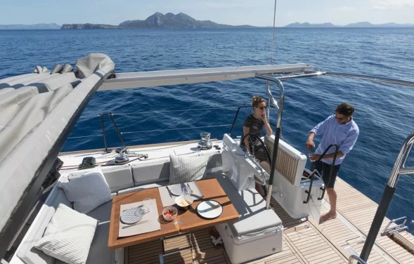 15米(50英尺)法国博纳多(Beneteau)绅士51帆船价格410万元