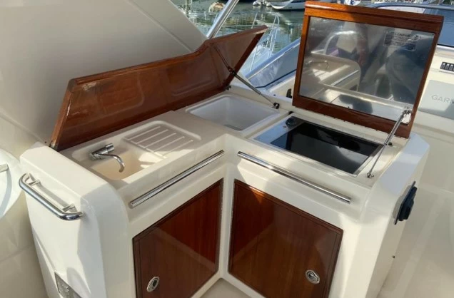 17.88米阿慕兹(Azimut)58二手飞桥游艇价格90万美元