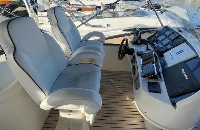 24米圣汐(Sunseeker)Manhattan80二手游艇价格799000英镑