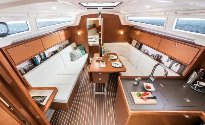 9.99米德国巴伐利亚（Bavaria）Cruiser34帆船游艇价格94万元
