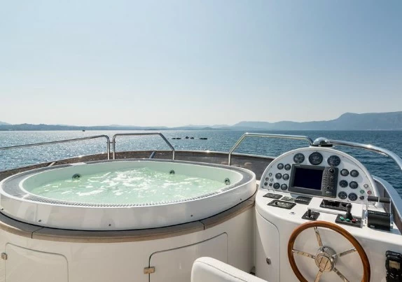 30米贝尼蒂(Benetti)Tradition100二手游艇价格295万欧元