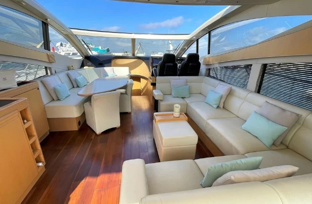 21米圣汐(Sunseeker)Predator68二手游艇价格155万欧元
