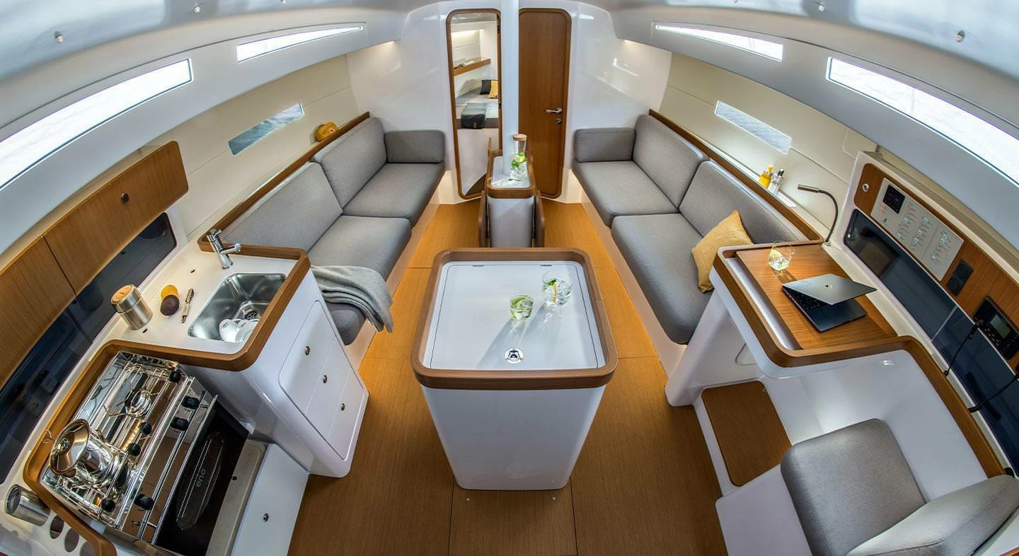 11米博纳多（Beneteau）36帆船游艇价格188万元(3个客舱)