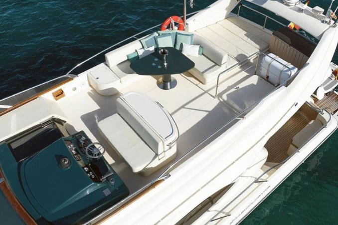 21米丽娃(Riva)70Dolcevita二手游艇价格58.5万欧