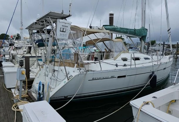 博纳多(Beneteau)393二手单体帆船