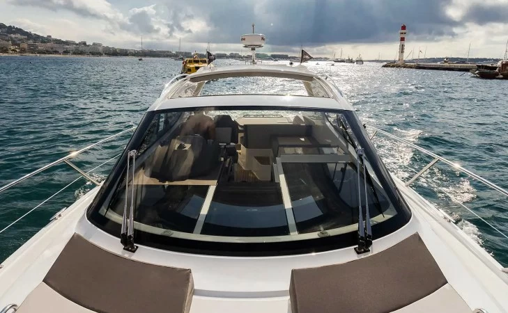 44英尺卡帝尔(Galeon)405HTL私人游艇价格201万