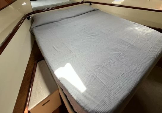16米意大利法拉帝(Ferretti)165进口二手豪华游艇客舱