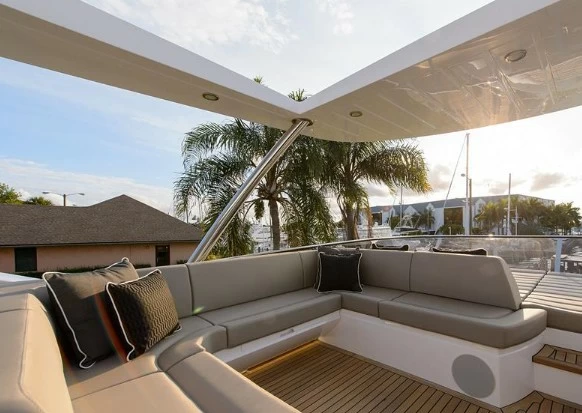 23米(69英尺)圣汐(Sunseeker)75Yacht豪华飞桥游艇价格