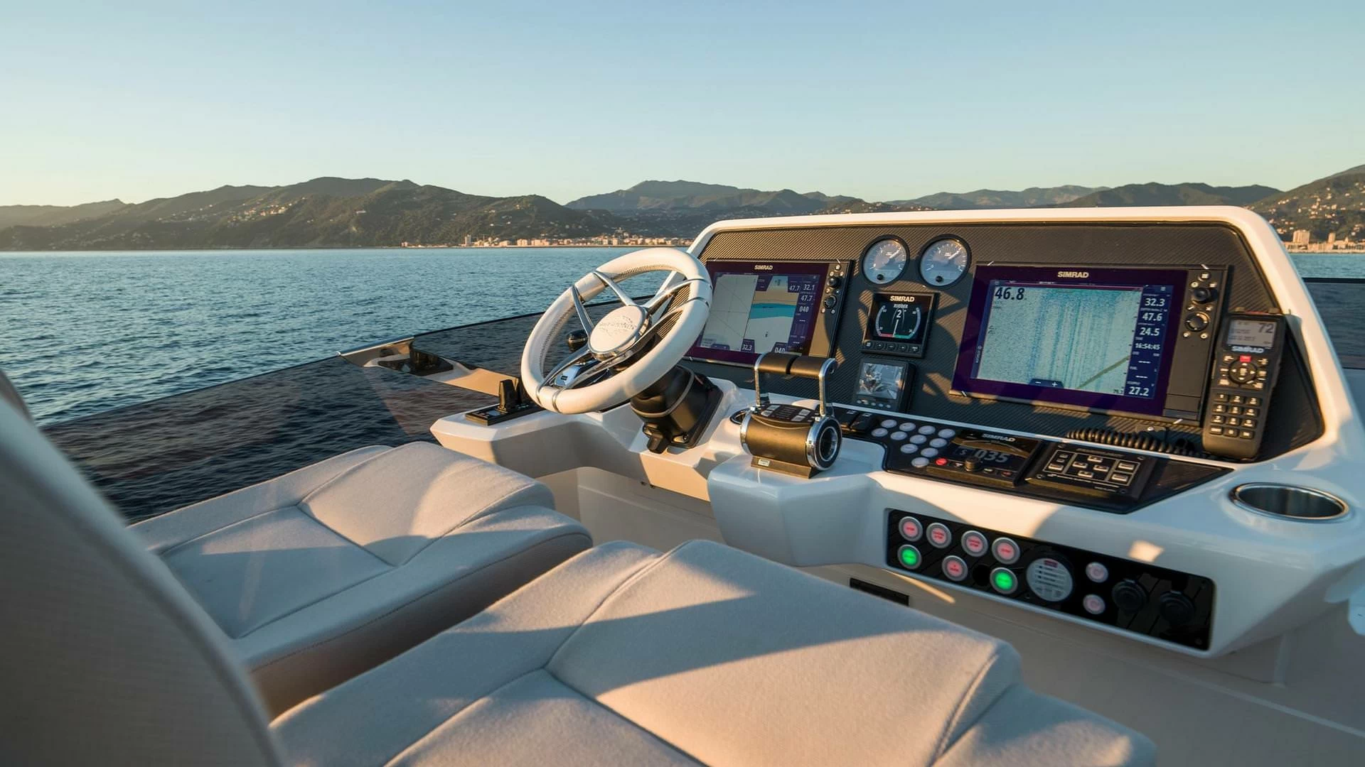 74英尺圣汐(Sunseeker)74豪华运动游艇价格2650万