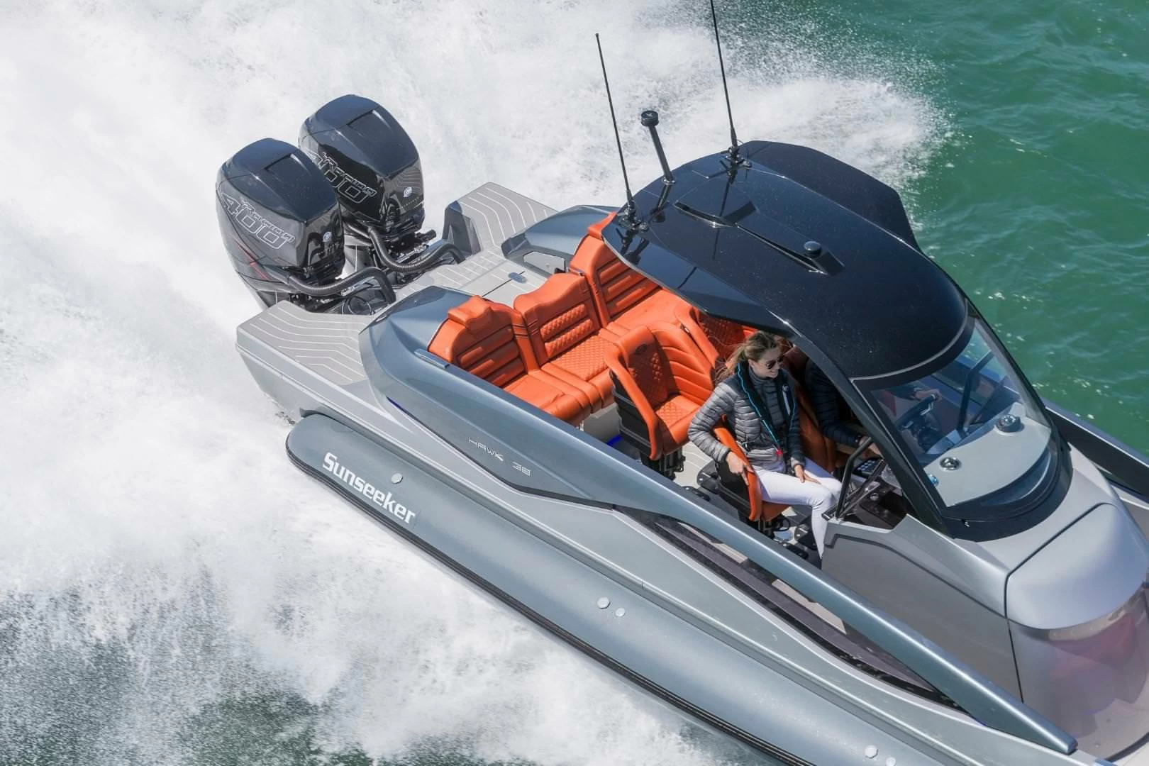 11米英国游艇圣汐(Sunseeker)Hawk38运动快艇