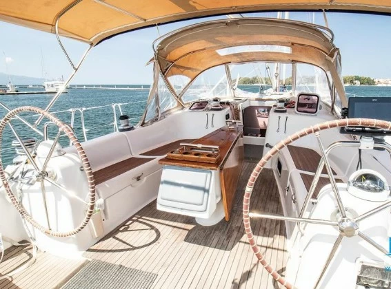 16米(54英尺)法国博纳多(Beneteau)遨享仕54二手帆船价格22万欧元