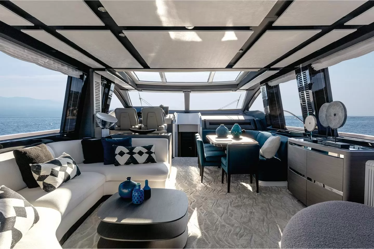 24米(80英尺)意大利阿兹慕(Azimut)S8豪华运动游艇沙龙