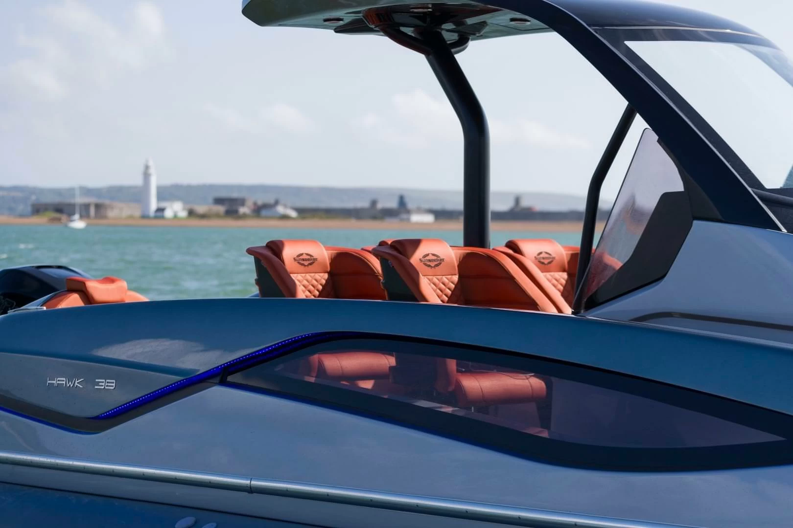 11米(36英尺)英国游艇圣汐(Sunseeker)Hawk38运动快艇价格420万元