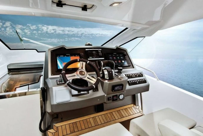 42英尺(13米)意大利游艇品牌阿兹慕(Azimut)Verve40运动游艇价格450万元