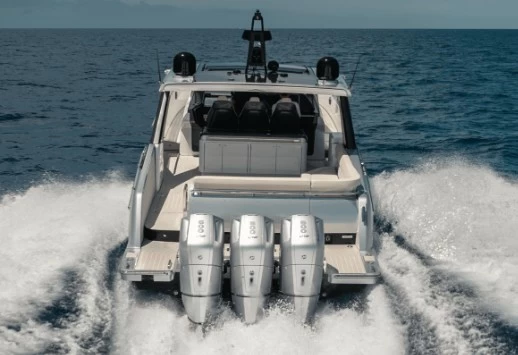 15米阿兹慕(Azimut)Verve48运动游艇价格1500万