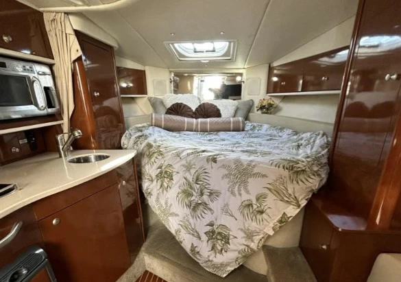 9米希瑞(SeaRay)310Sundancer豪华运动游艇客舱