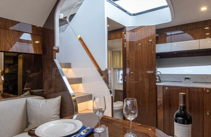 14米(47英尺)菲尔兰(Fairline)Targa45GT运动游艇沙龙
