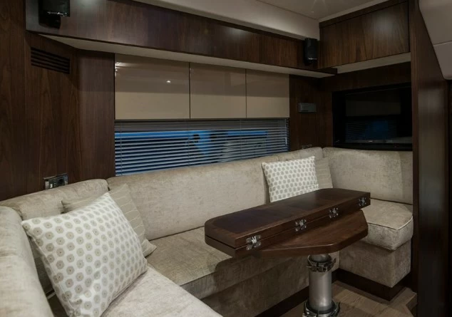 53英尺（15米）英国游艇菲尔兰（Fairline）Targa53游艇