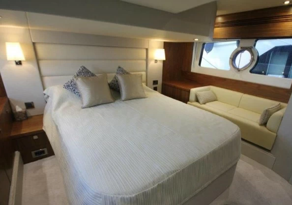 16米(53英尺)圣汐(Sunseeker)SanRemo485二手游艇主人舱