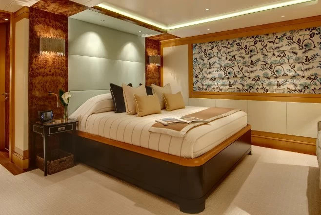 206英尺(63米)荷兰游艇斐帝星（Feadship）LadyBritt豪华超级定制游艇主人舱
