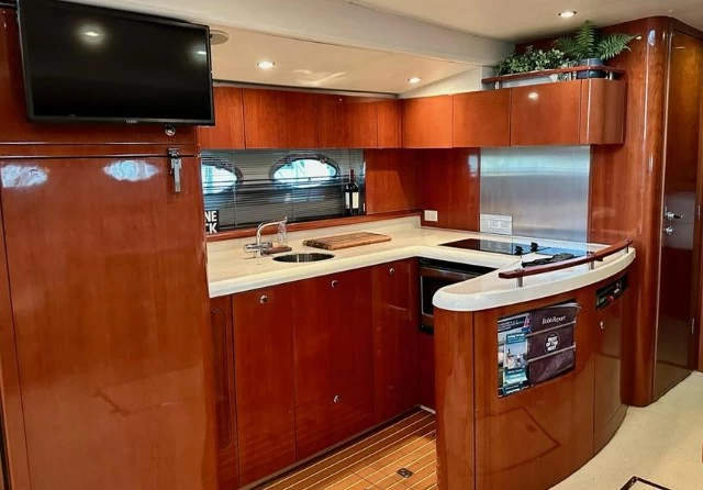 16米(53英尺)英国菲尔兰(Fairline)Targa52GT二手游艇厨房