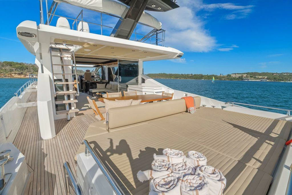 23米阿兹慕(Azimut)77运动游艇价格