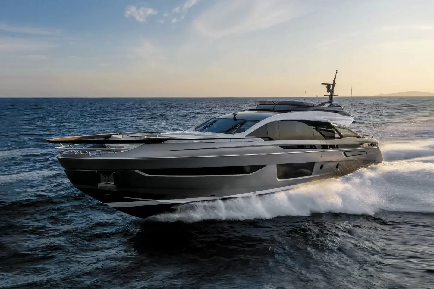 阿兹慕(Azimut)巨人S10游艇