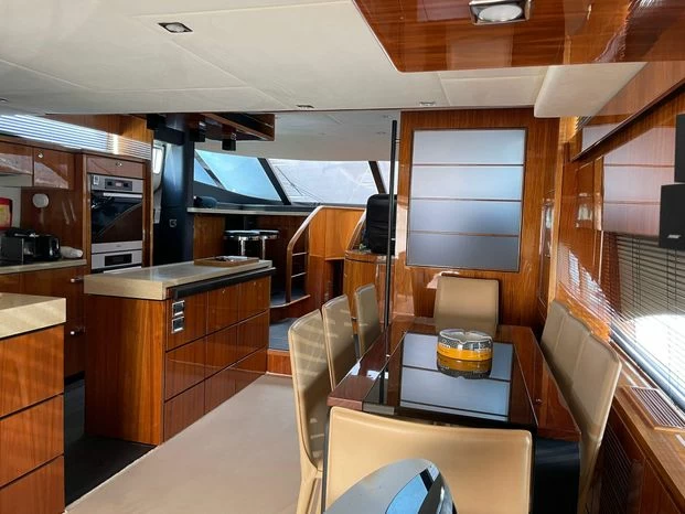 24米菲尔兰(Fairline)Squadron78飞桥游艇价格