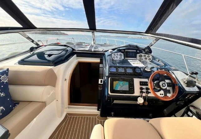 12米西莱(Sealine)S41二手运动游艇价格15万欧元