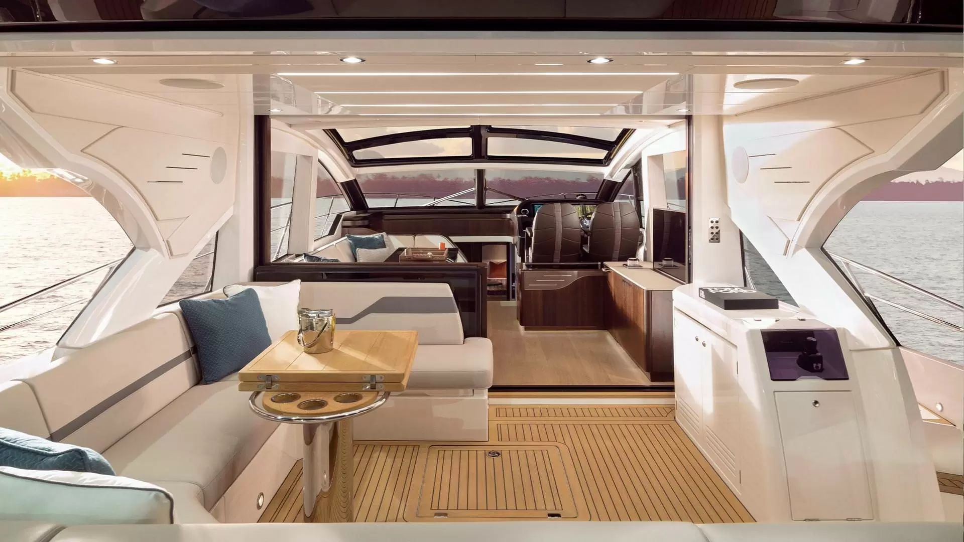 19米英国游艇圣汐(Sunseeker)Predator60运动游艇价格
