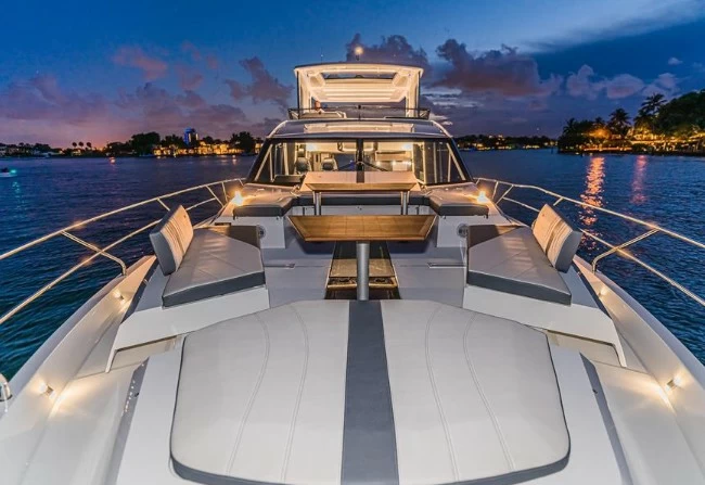 22米波兰游艇卡帝尔(Galeon)680飞桥游艇价格230万英镑