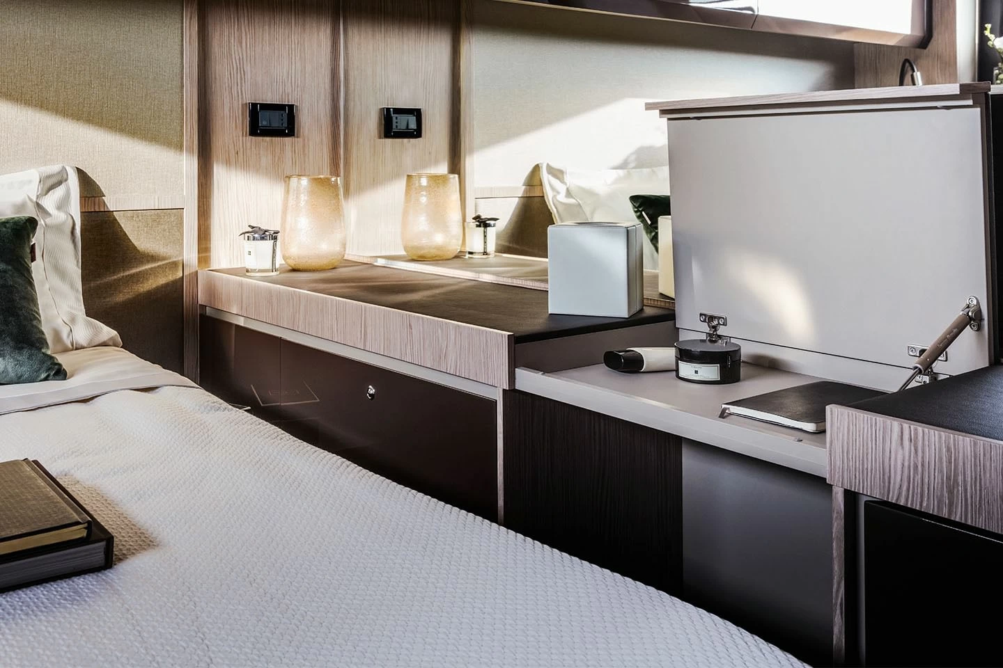 16米阿兹慕(Azimut)Atlantis51游艇厨房