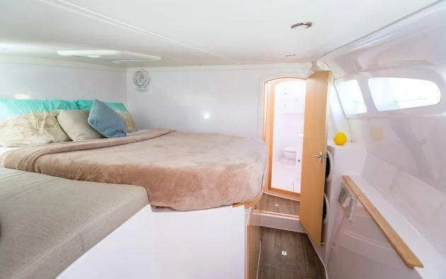 12米的SeaWind 1260双体帆船主卧