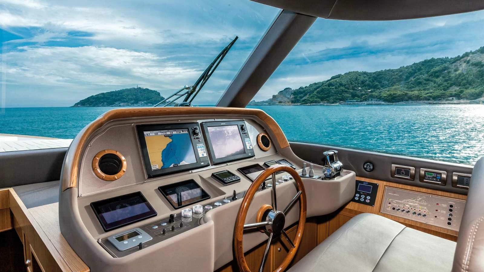 19米摩西卡夫特(MochiCraft)Dolphin64飞桥游艇价格1300万元