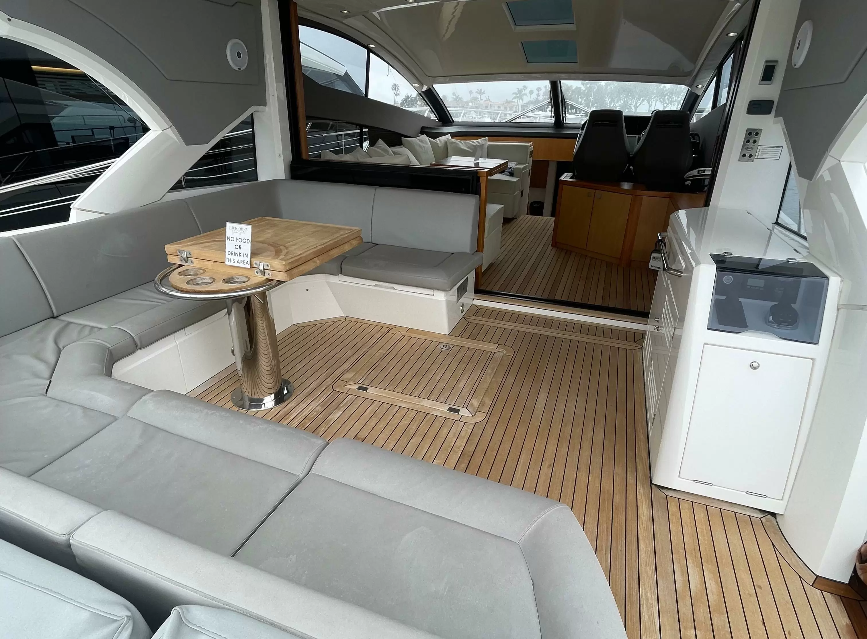 18米圣汐(Sunseeker)Predator57运动游艇价格