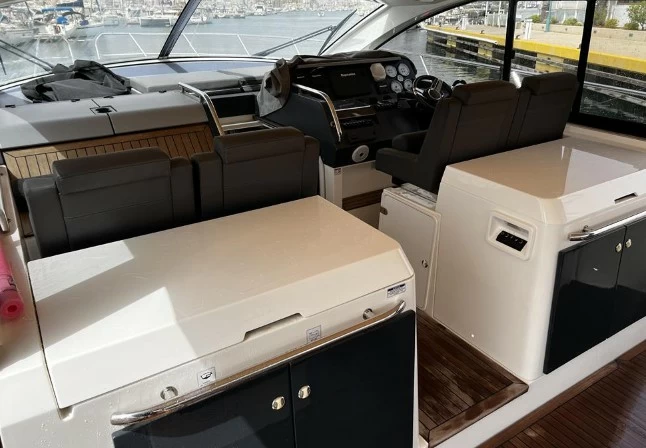 西莱(Sealine)S450游艇价格35万欧元