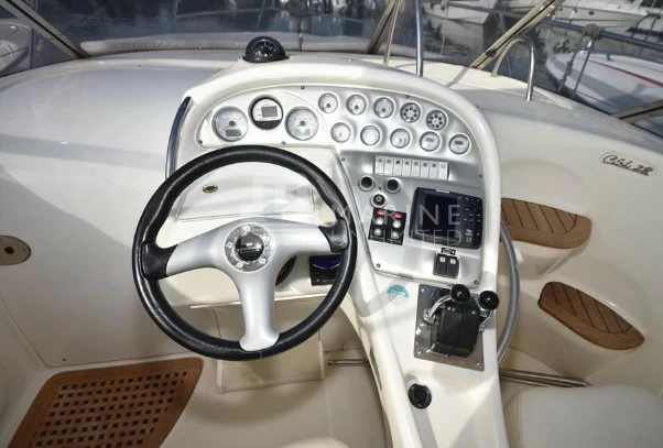9米的卡兰奇(Cranchi)CSL28二手游艇价格为5万英镑