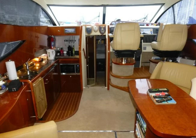 14米菲尔兰(Fairline)Phantom46二手游艇价格23万英镑