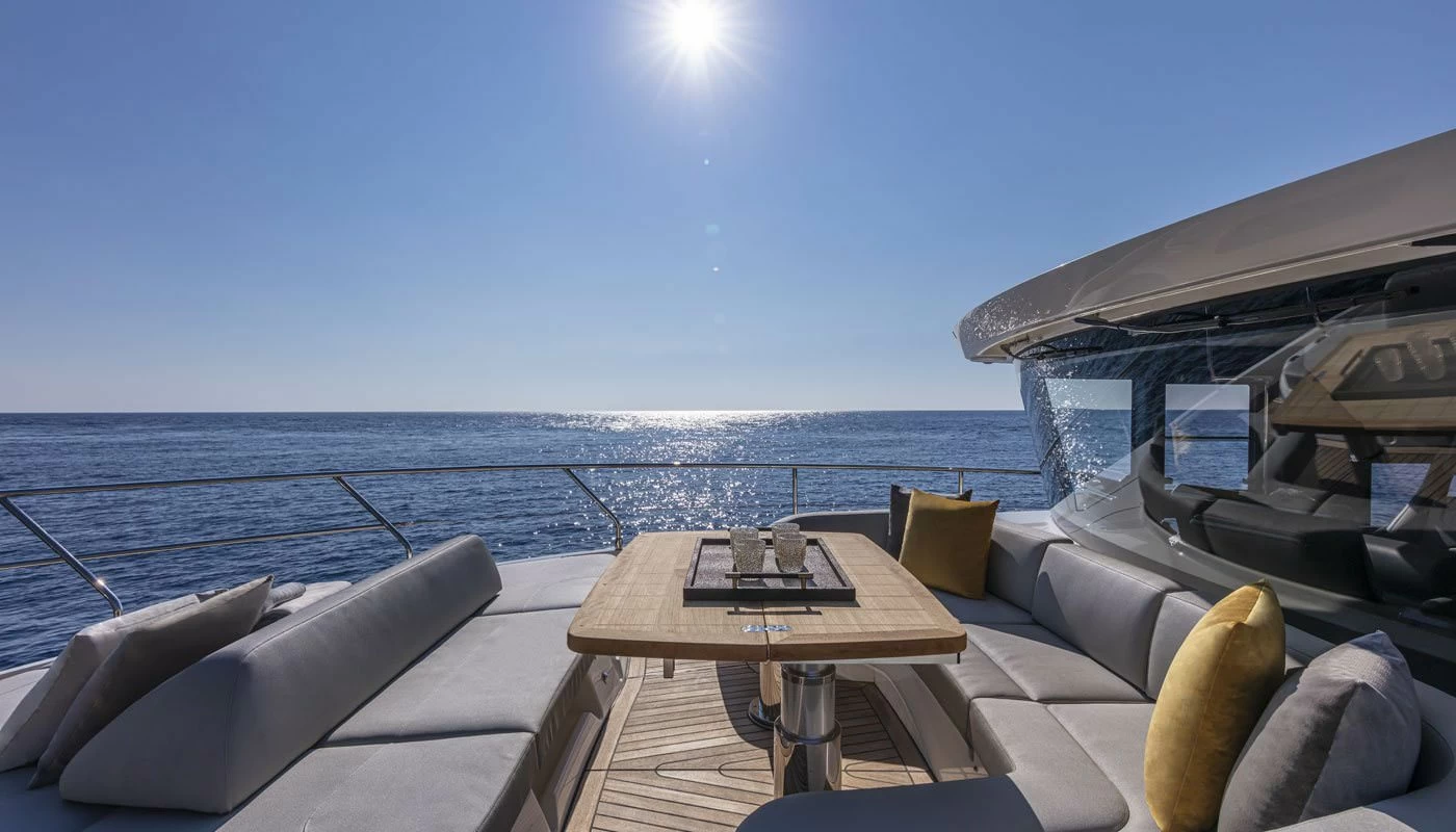 19米雅舶仕(Absolute)Navetta64游艇价格1800万元